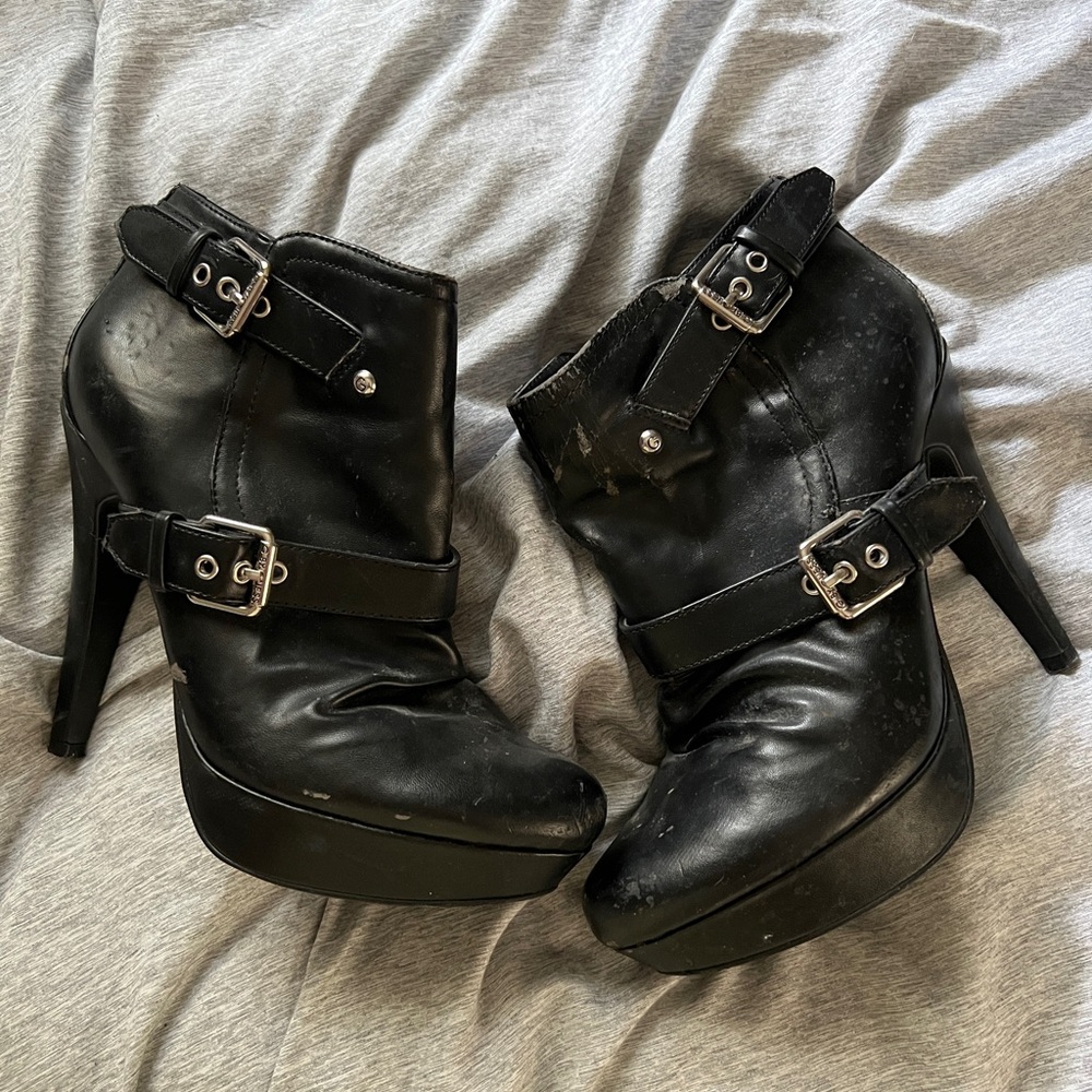 Guess Bootie Size 6.5